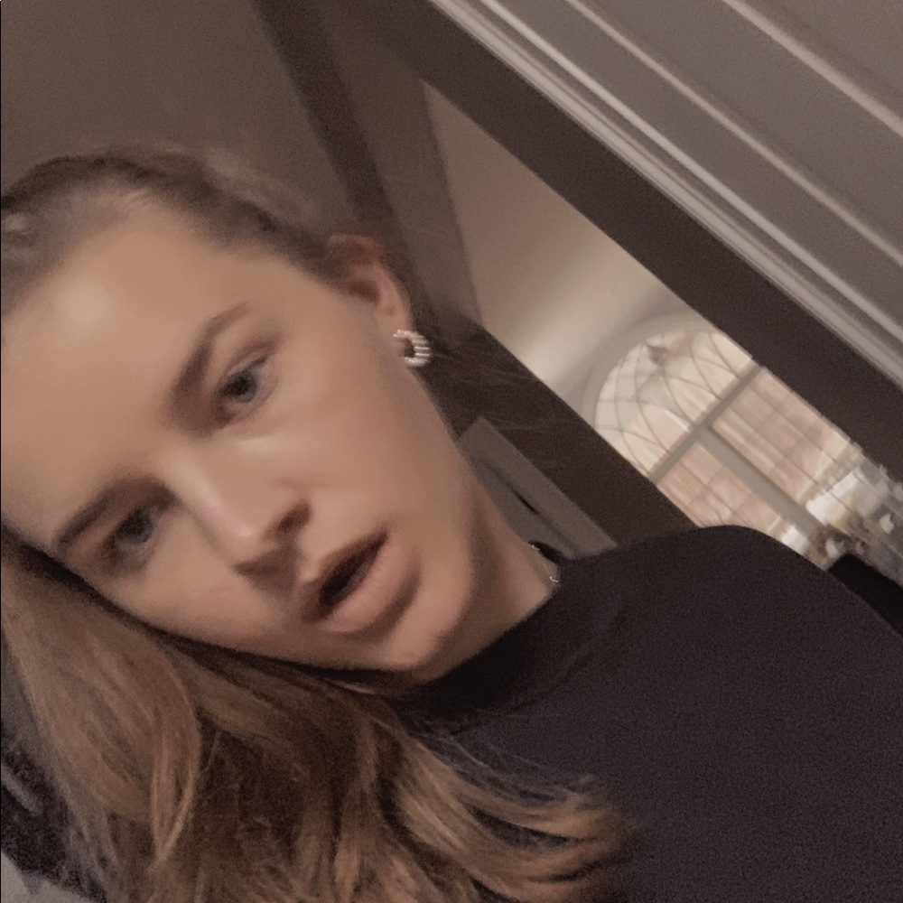 Meet your Posher, Lauren